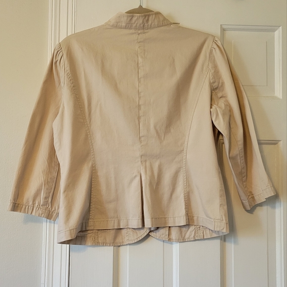 Ann Taylor Loft Petite Hook and Eye Closure top / light jacket - Picture 4 of 4